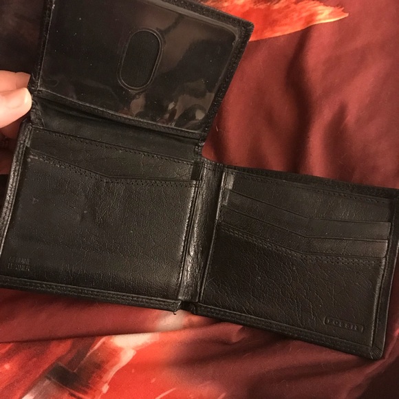 Men’s Black Fossil Wallet - Picture 2 of 5